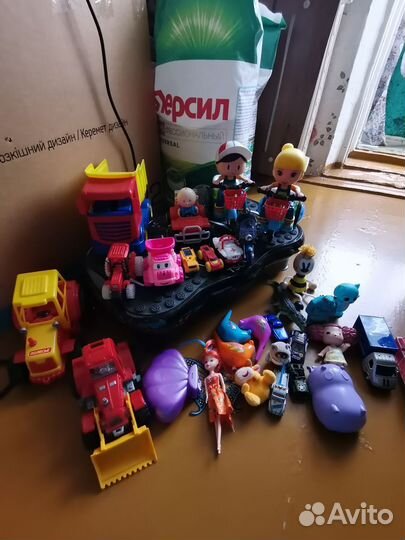 Детские книги и игрушки пакетом