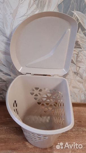 Корзина для белья угловая