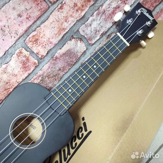 Укулеле сопрано новая