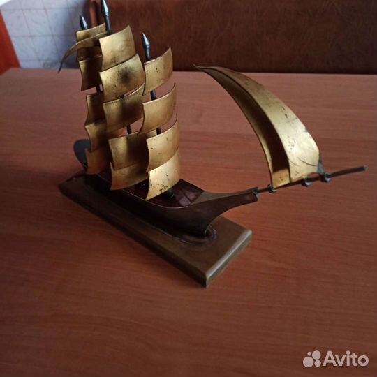 Ковровое покрытие с длинным вытянутым ворсом