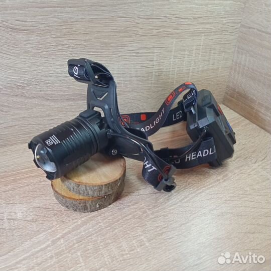 Яркий налобный фонарь