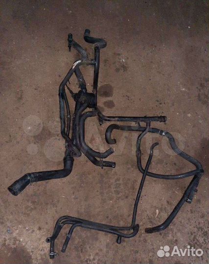 Патрубок охлаждения Volkswagen Golf 4 1999