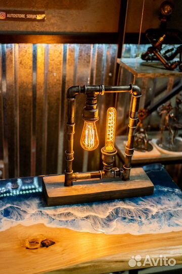 Винтажный светильник с подставкой