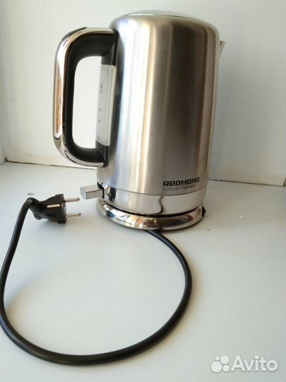Электрический чайник Redmond RK-M1263