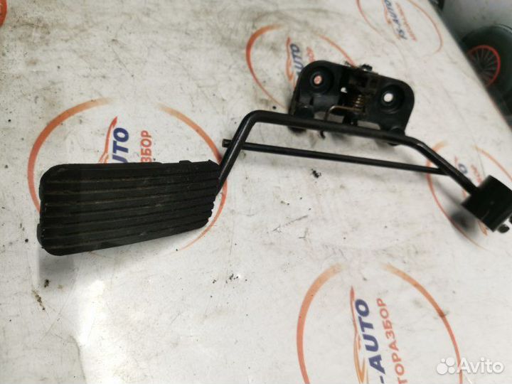Педаль газа Kia Ceed 1.6 G4FC 2009