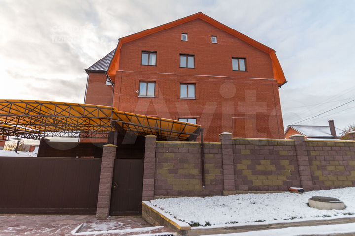 Дом 520 м² на участке 10,2 сот.