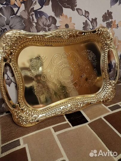 Поднос сервировочный, золотистый с ручками