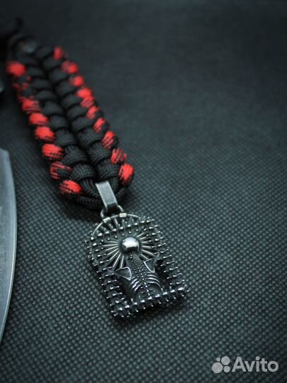 Темляк для ножа или брелок из паракорда