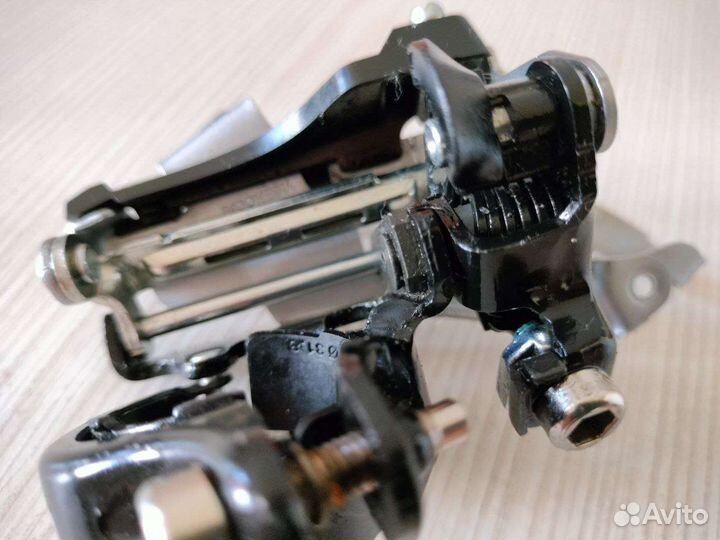 Передний переключатель Shimano FD-TX800