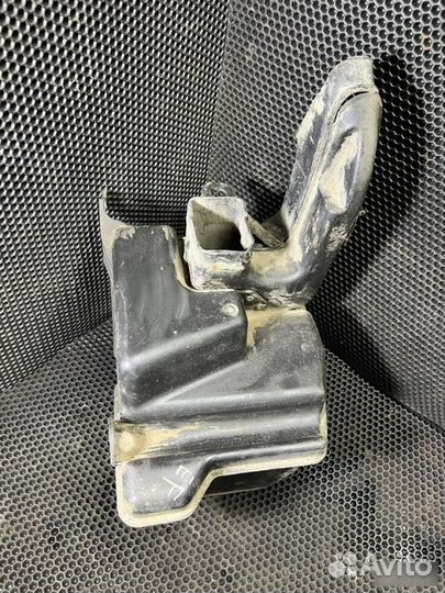 Резонатор воздушного фильтра Hyundai Sonata 4 EF