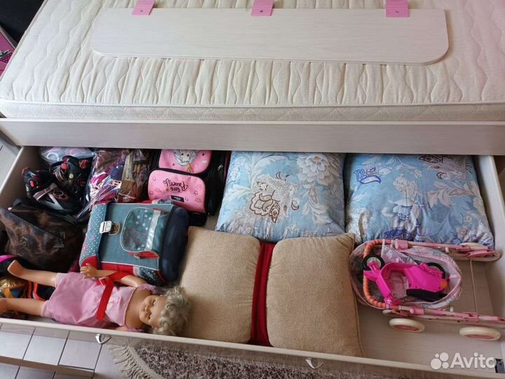 Спальный гарнитур для девочки