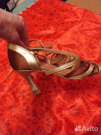 Спортивные босоножки для latina