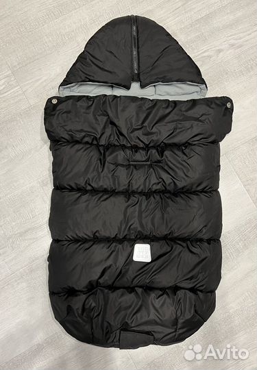 Зимний конверт в коляску с варежками