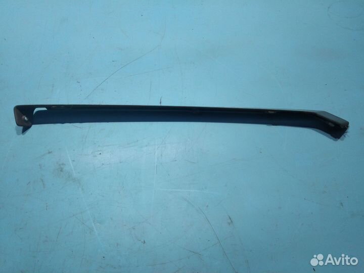 Накладка крыла заднего правого Mercedes-Benz W124
