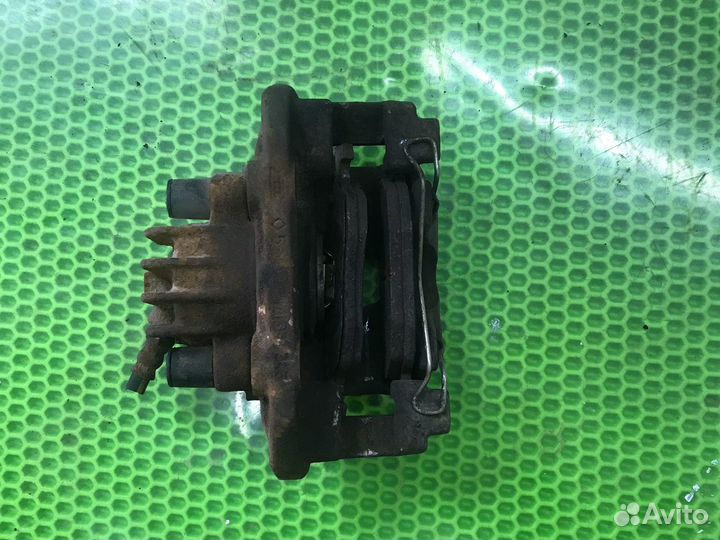 Супорт левый передний пежо 306