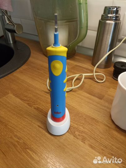 Детская электрическая зубная щётка Браун