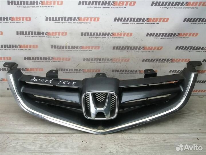 Решетка радиатора Хонда Аккорд 7