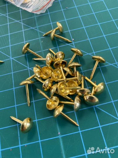 Декоративные мебельные гвозди