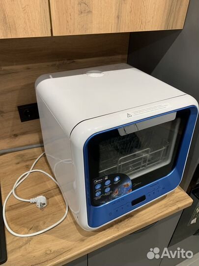 Посудомоечная машина Midea mcfd42900, голубой