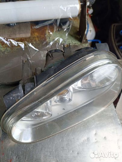 Фара Фольксваген Гольф 4