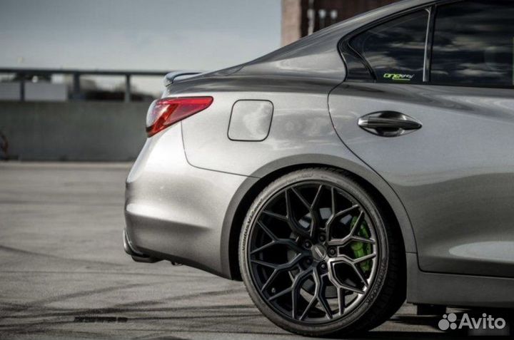 Кованые диски в стиле Vossen для Infiniti Q50 R21