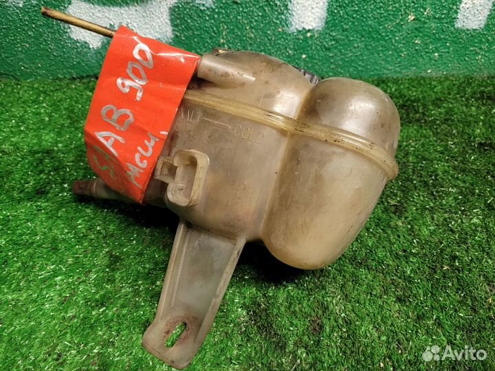 Расширительный бачок на Saab 900