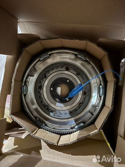 Маховик LUK 415 0506 09