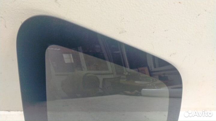 Стекло кузовное глухое заднее левое Nissan Terrano