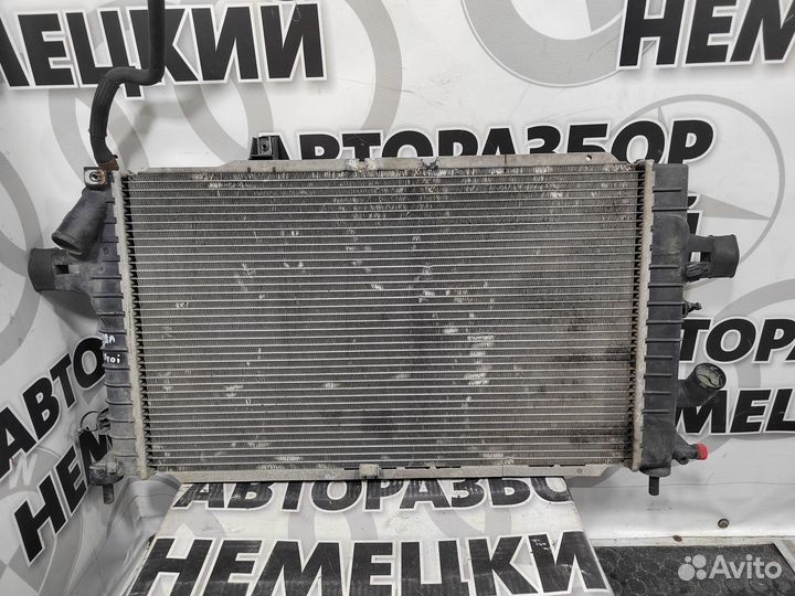 Радиатор Opel Astra H