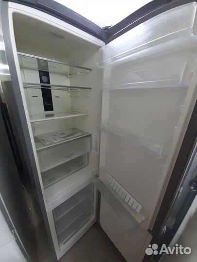 Холодильник Hotpoint-Ariston HFP 8202XOS. Гарантия