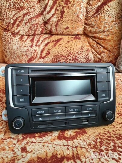 Оригинальный магнитофон Volkswagen polo