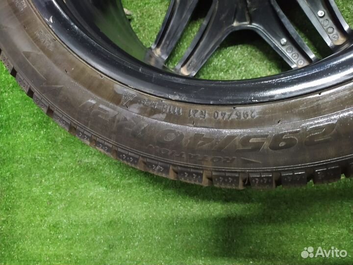 Pirelli Ice Zero 295/40 R21 111H