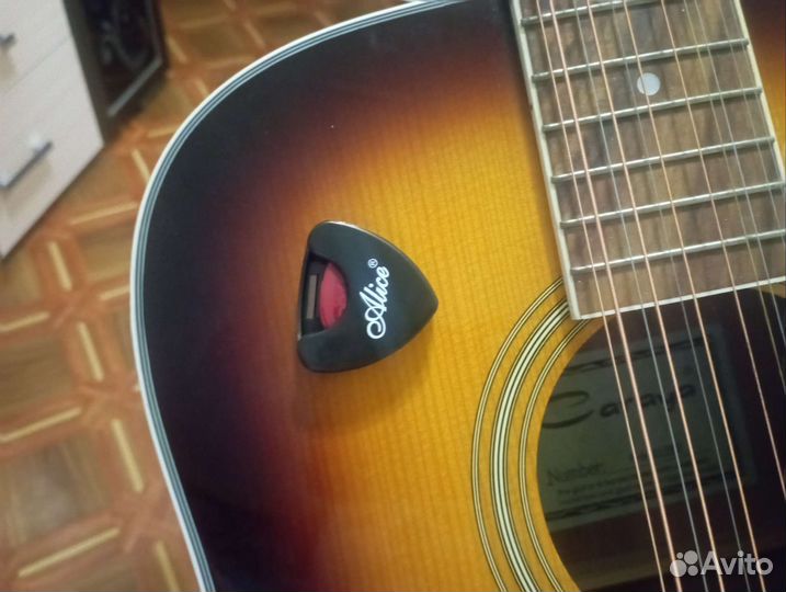 Аккустическая 12 струнная гитара