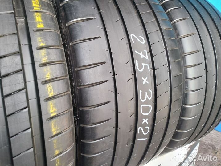 Michelin Pilot Super Sport 245/35 R21 и 275/30 R21 98Y