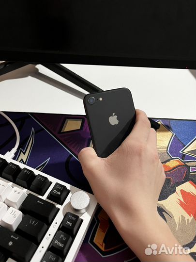 iPhone 8, 64 ГБ