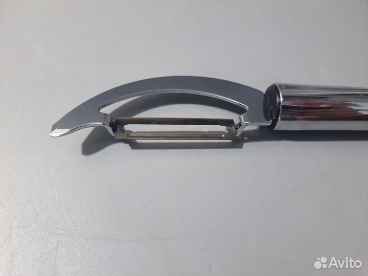 Кухонный нож для чистки