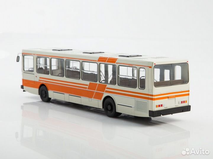 1:43 Масштабная модель Автобус Ликинский-5256, бел