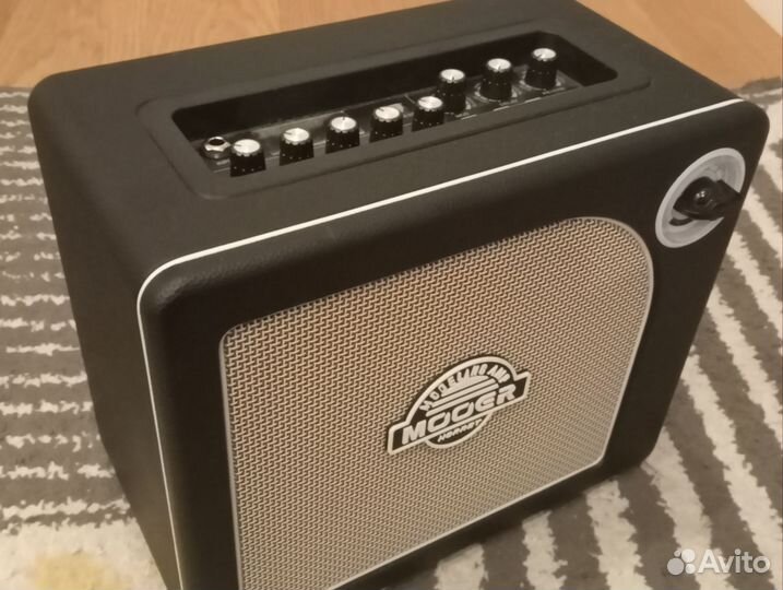 Электрическая Гитара и комбоусилитель