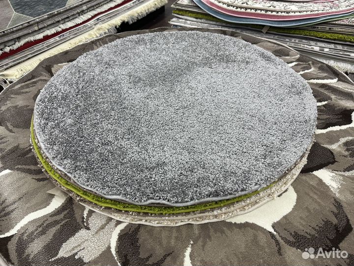 Ковры новые,с высоким ворсом 1х1м, круглые