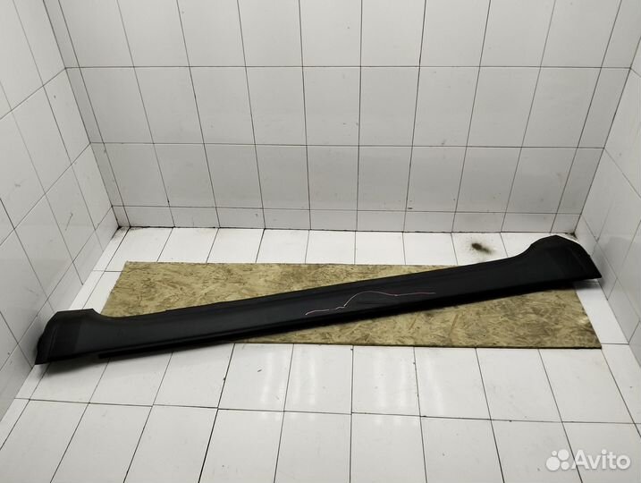 Накладка порога наружная правая Grand Cherokee WK2