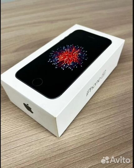 iPhone SE, 32 ГБ