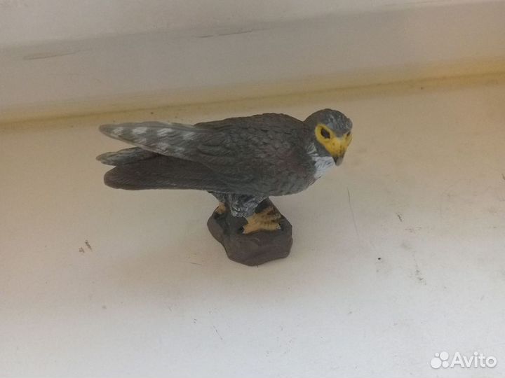 Фигурки животных;