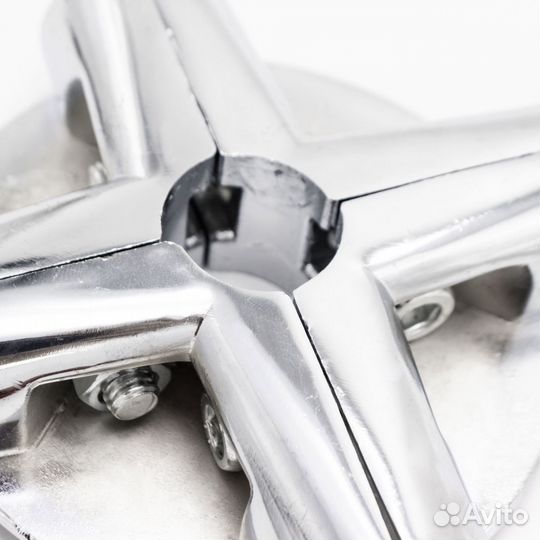 Зажим для труб в 6-ти направлениях с 4 полками