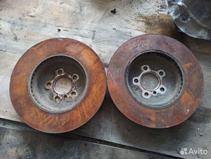 Тормозные диски передние BMW G05 B57D30A 2019