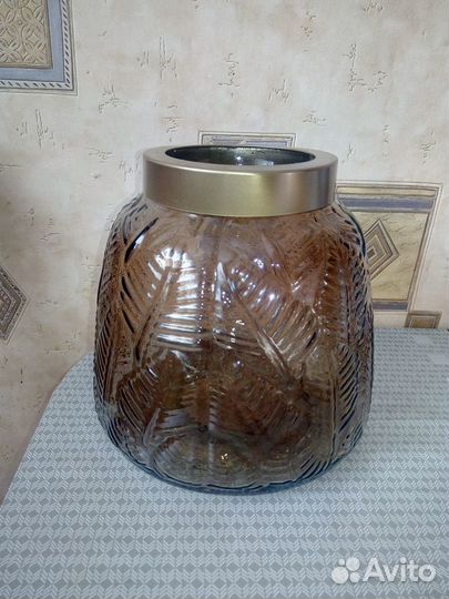 Ваза из цветного стекла. Новая