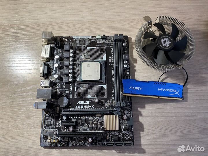 Материнская плата с процессором и памятью