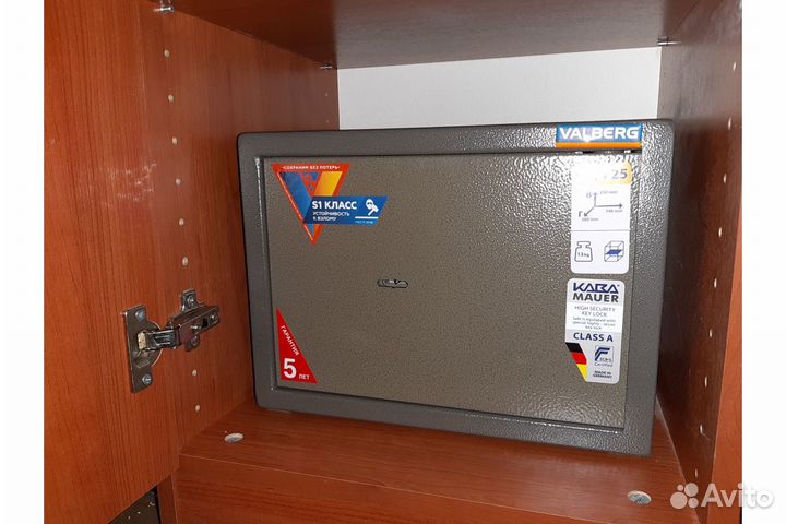 Сейф металлический