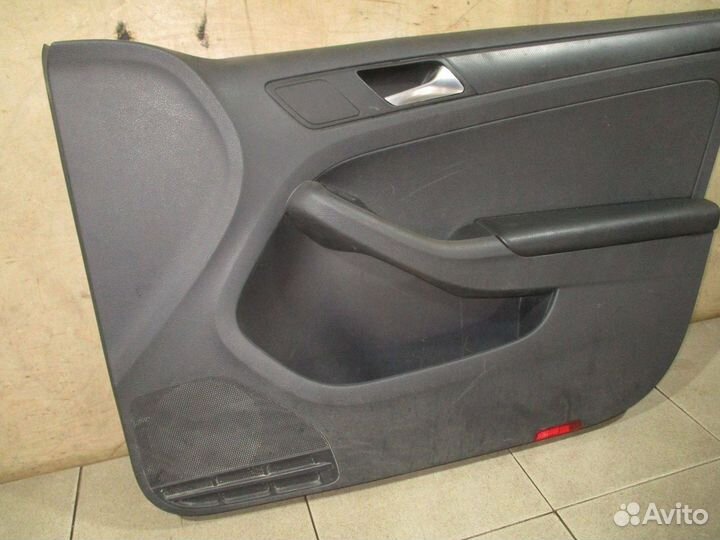 Обшивка двери передней правой VW Jetta 6 (1B)