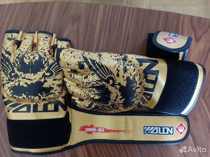 Боксерские перчатки