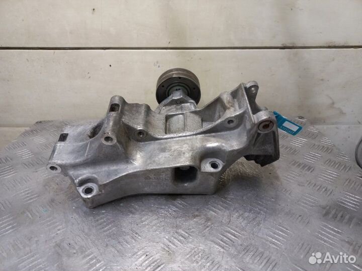 Кронштейн генератора Volkswagen Bora 1.6 16V ATN